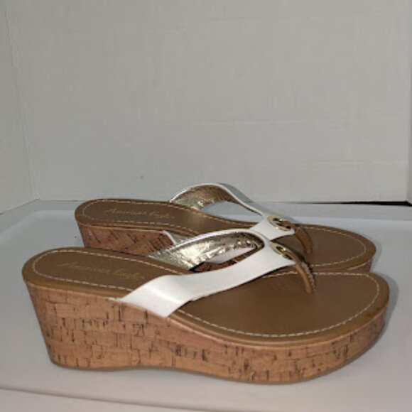 American Eagle Wedge Sandals Fip Flops White Tan Beige Beach Casual Size 9.5 NWT - Picture 4 of 7